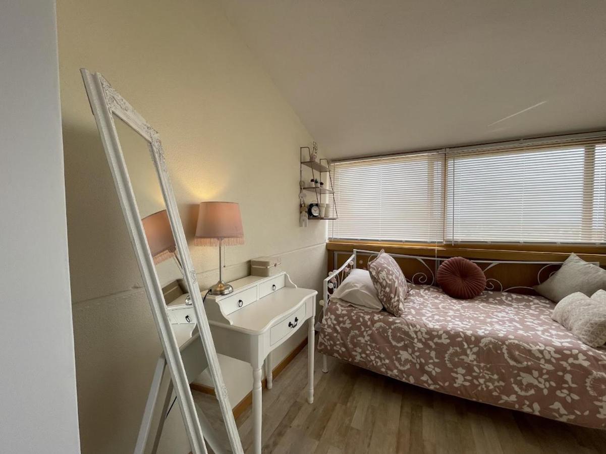 Modern 2-Floor Penthouse With Sea Views - Sleeps 7 Apartment ฟีเนสตรัต ภายนอก รูปภาพ